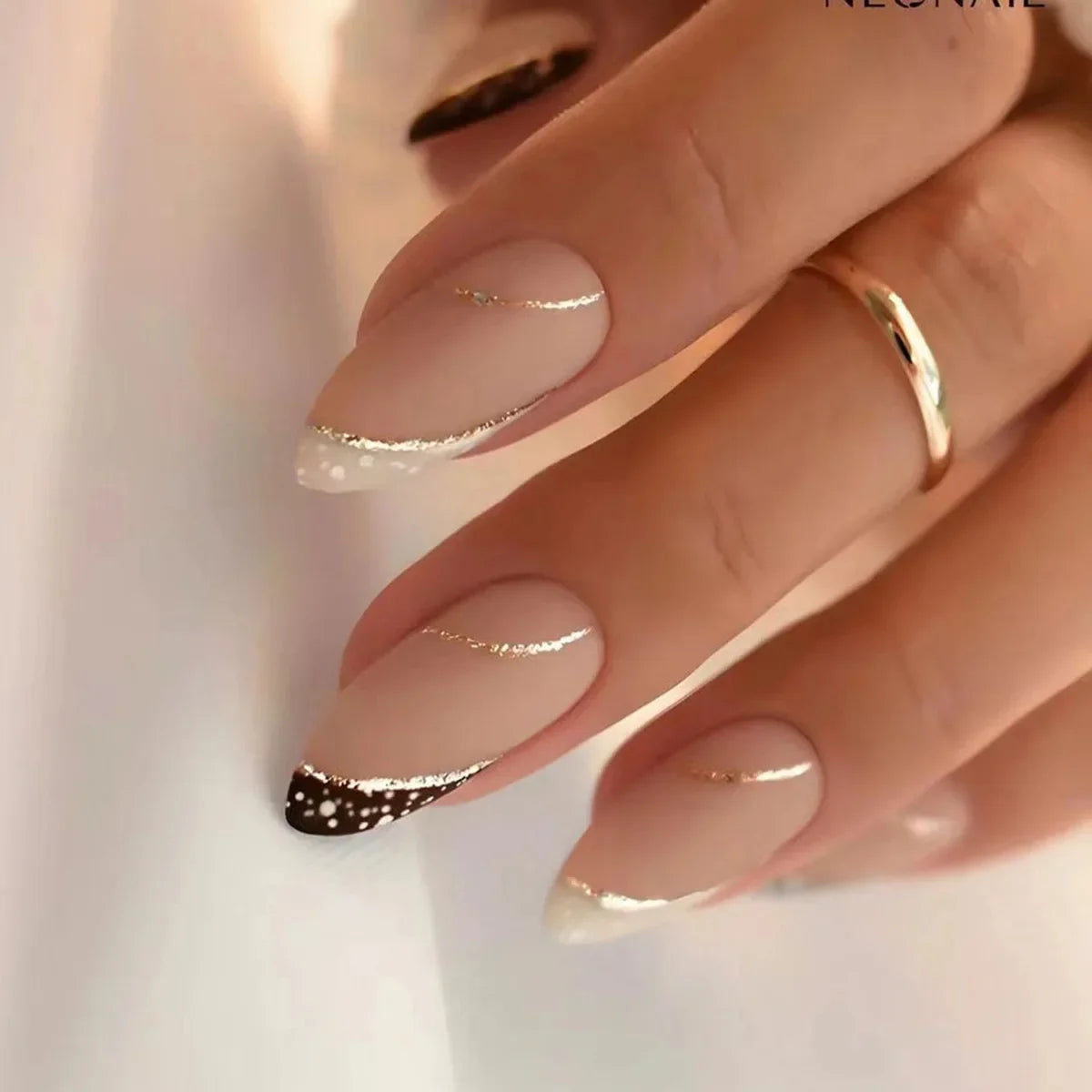 24Pcs Mid-length False Nails with Almond Head Design Brown Press on Nails